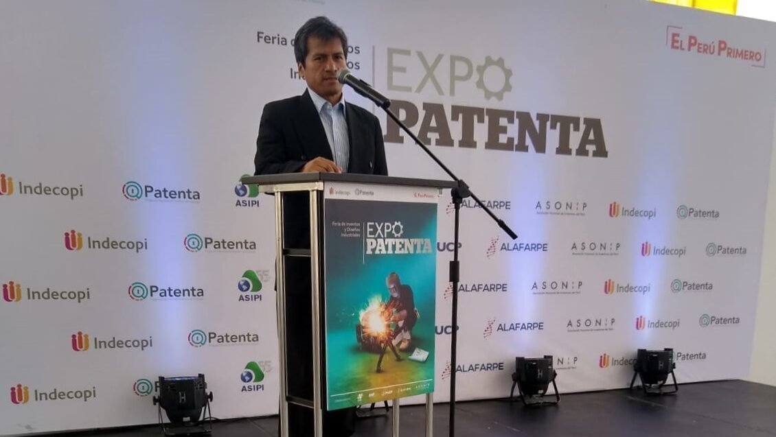 Ing. Esgard Salcedo en la Expo Patenta INDECOPI 2019