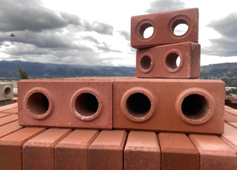 Ladrillos prensados listos para obra